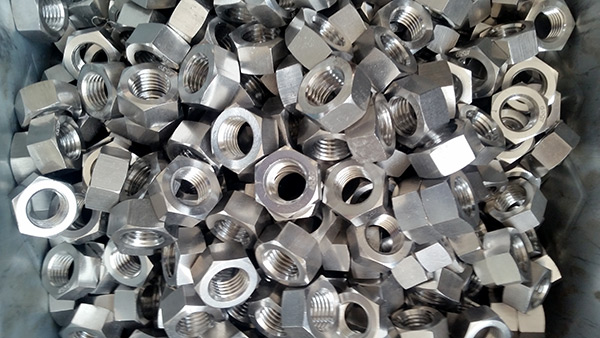 不銹鋼標準件的材料選擇要考慮的因素有哪些？